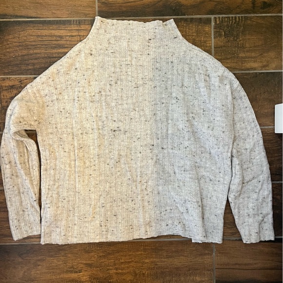 Old Navy gray ribbed mock neck sweater medium - Picture 3 of 4